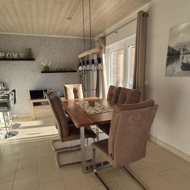 Lichtdurchflutete 3,5-Zi.-Wohnung mit großem Balkon in Wendschott - Photo 1