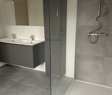 Drie slaapkamer EENGEZINSWONING met garage & tuin - Photo 3