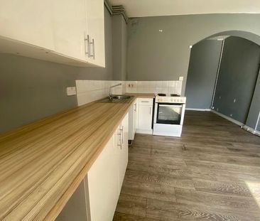 2 bedroom ground floor flat to rent - Photo 3