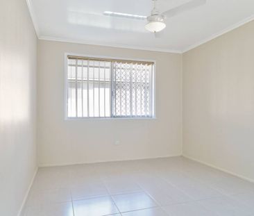 Immaculately renovated unit in perfect city location - Photo 1