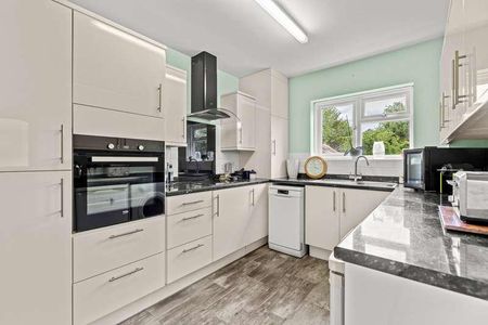 The Copse, Fetcham, KT22 - Photo 4