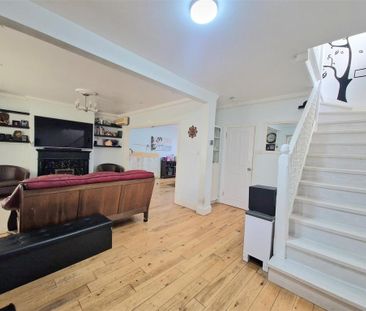 4 bedroom detached house to rent - Photo 1