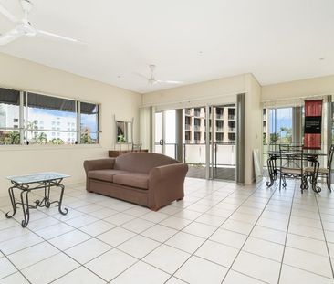 TWO BEDROOM UNIT IN CONVENIENT LOCATION - Photo 5