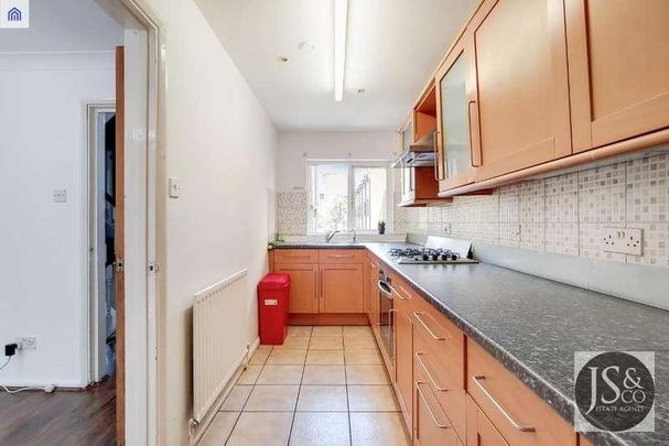 Welland Mews, Kennet Street, Wapping, London, London, E1W - Photo 1