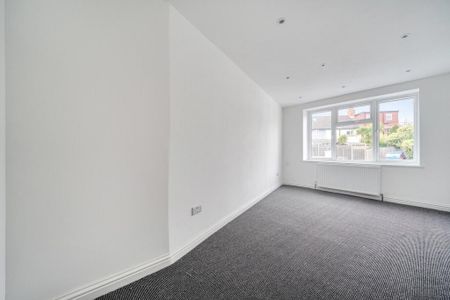 5 bedroom end of terrace house to rent - Photo 5