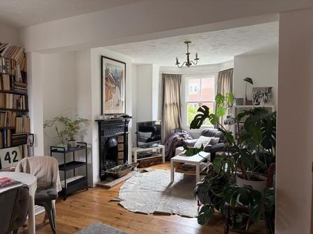 3 bedroom end of terrace house to rent - Photo 5