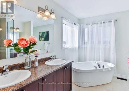 215 NORTHGLEN BOULEVARD - Photo 3