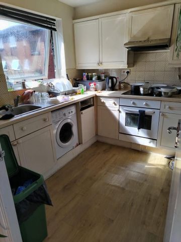 2 bedroom flat to rent - Photo 4
