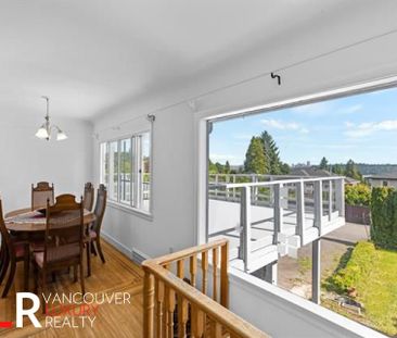 House in West Vancouver, BC - Photo 6