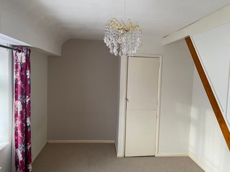 Queenswood Crescent - Photo 4