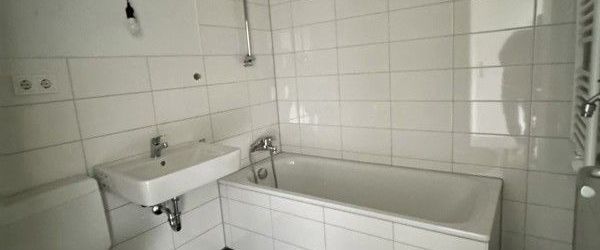 Bezugsfertige 3,5 Zimmer Wohnung Wohnung in ruhiger Lage! - Photo 1