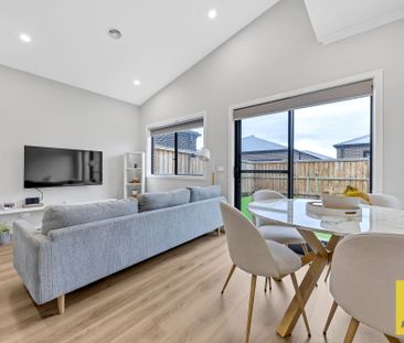 21 Respect Way, Tarneit VIC 3029 - Exceptional Design, Perfect Loca... - Photo 3