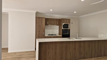 Brand New Family Home with Self-Contained Attached Unit - Photo 3