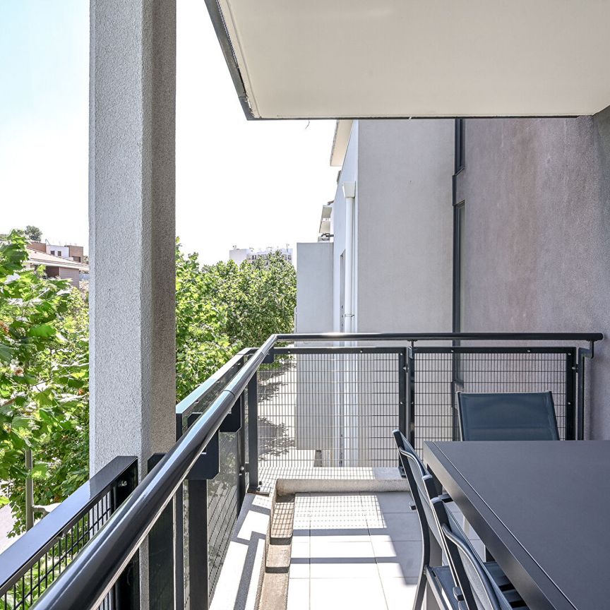 Appartement T2 de 42 m² avec une terrasse de 10 m² et parking, - Photo 1