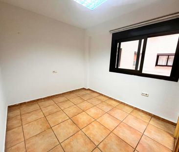 LARGE APARTMENT IN THE OLD TOWN. UNFURNISHED. NO POOL. NO PARKING. - Photo 1