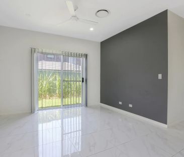 Modern Two-Bedroom Flat - Photo 3