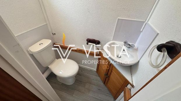 4 bedroom semi-detached house to rent - Photo 1