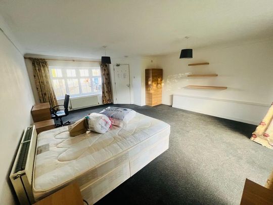 4 bedroom house share to rent - Photo 1