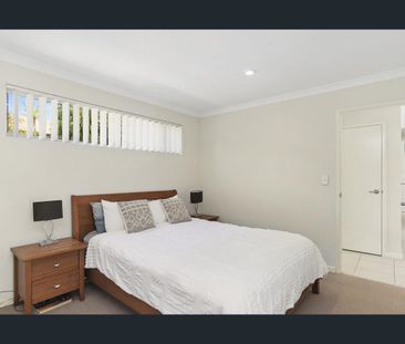 Parkside Villa Living - Photo 3