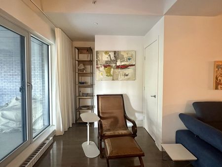 Le Canal : condo de 1200 pc, 2 chambres, 2 salles de bain avec stationnement intérieur, offert en location semi-meublé - Photo 3