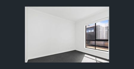 Luxurious 4-Bedroom Modern Home in Prestigious Truganina - Photo 3