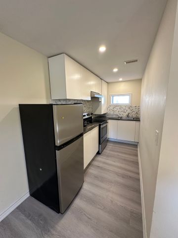 For Lease - 356 Sandford Street, Newmarket, Ontario - Photo 3