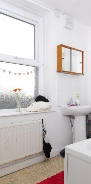 204 North Road West GFF - Photo 1