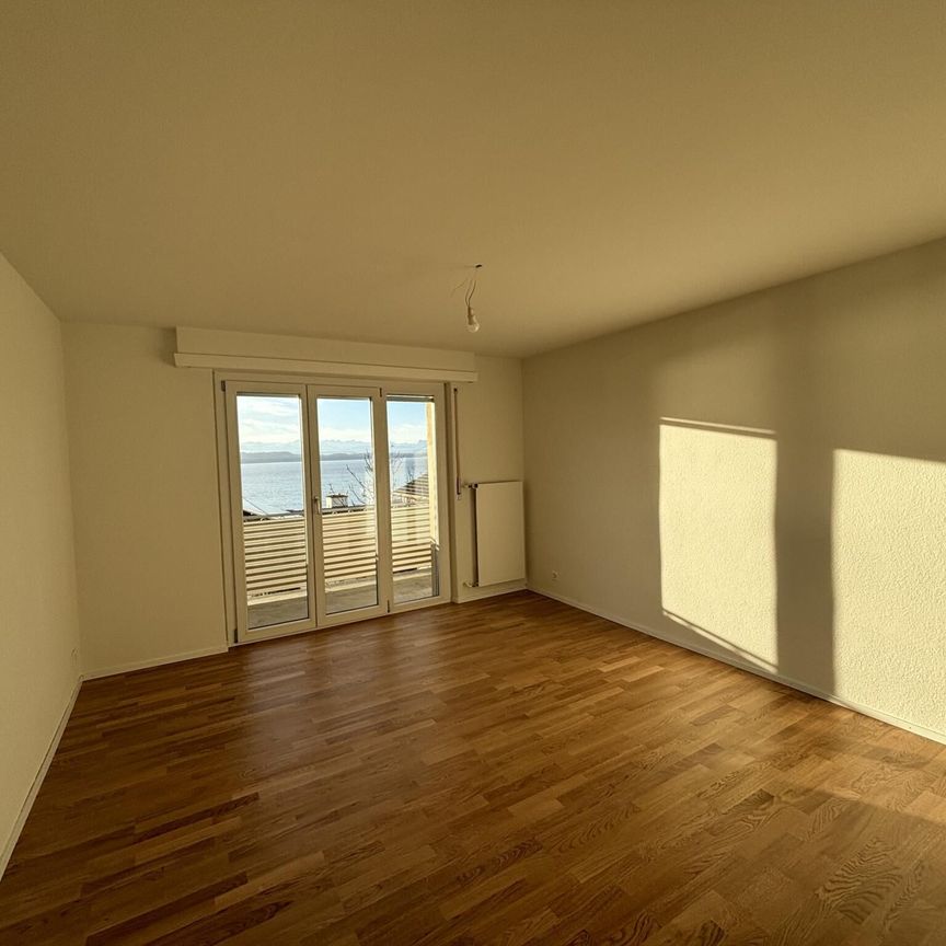 2081 – Superb 4-room apartment renovated on the 1st floor - Photo 1