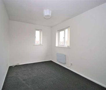 Brackley Crescent, Basildon, SS13 - Photo 5