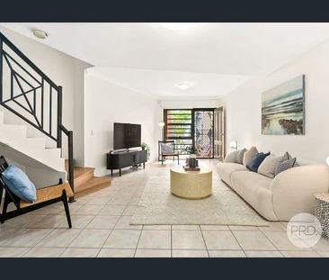 Modern Full Brick Townhouse Three Bedroom Two Bathroom with Tendem ... - Photo 6