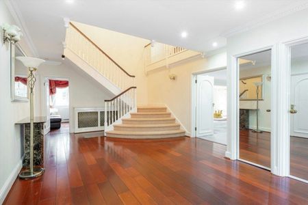 Cranley Road, Hersham, KT12 - Photo 2