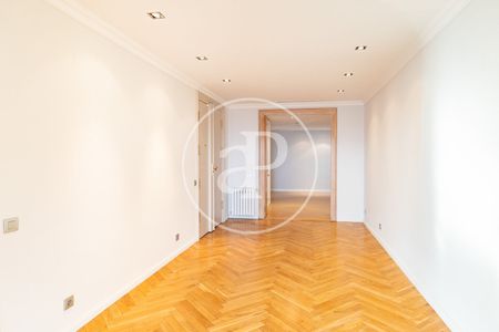 Apartment for Rent in Plaça Castelló - Photo 5