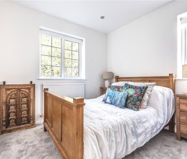 4 bedroom detached house to rent - Photo 2