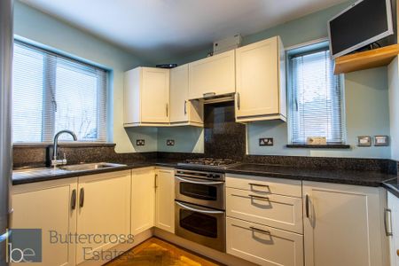 4 bedroom detached house to rent - Photo 5