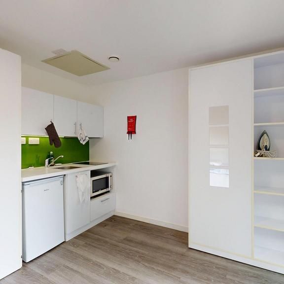 Studio to rent - Photo 1