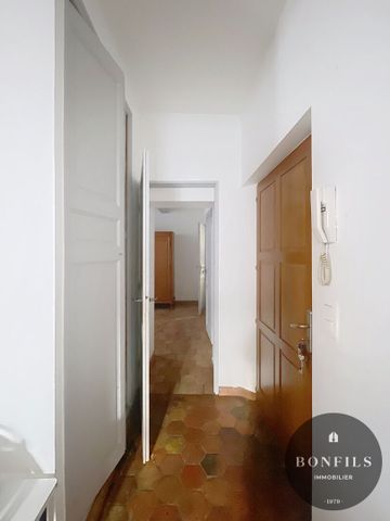 A LOUER AVIGNON INTRAMUROS ( 84000 ) : un appartement de 2 pièces - non meublé - en RDC., - Photo 2