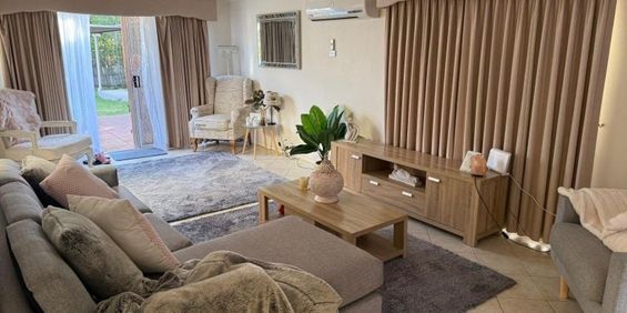 Spacious, Family Home in a Prime Hillside Location - Photo 3