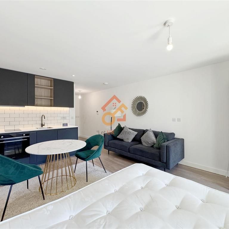 Studio to rent - Photo 1