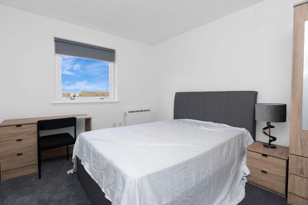 3 bedroom flat to rent - Photo 5