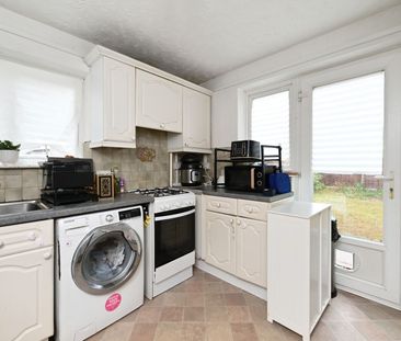 Conway Drive, Ashford, Surrey, TW15 - Photo 3