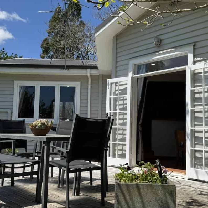 Spacious Family Living with Style and Comfort - Photo 1