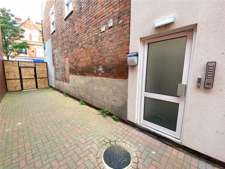 Main Street, Bulwell, Nottinghamshire, NG6 - Photo 4