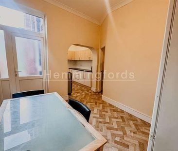 Arcadian Gardens, Wood Green, London, N22 - Photo 1