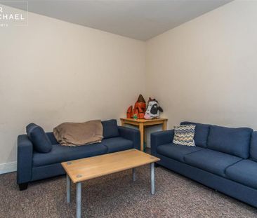 6 bedroom terraced house to rent - Photo 3