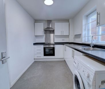 4 bedroom flat to rent - Photo 6