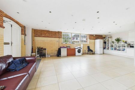 4 bedroom terraced house to rent - Photo 4