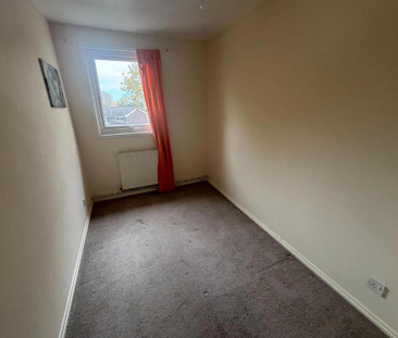 3 bedroom end of terrace house to rent - Photo 3