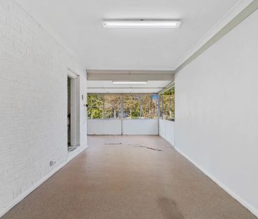 Central Mandurah Gem on 809sqm - Comfort, Character & Coastal Conve... - Photo 3