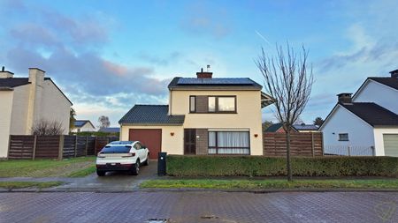 Rustig gelegen vrijstaande gezinswoning met ruime tuin in Eeklo! - Foto 2