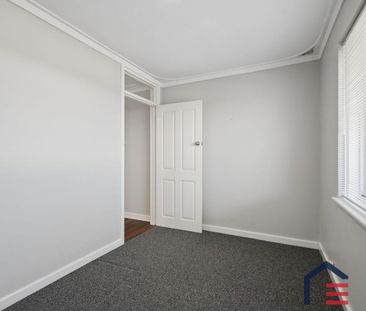Freshly Painted Three-Bedroom Family Home - Photo 5